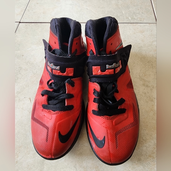 Nike Other - Lebron James Sneakers- 5 Youth